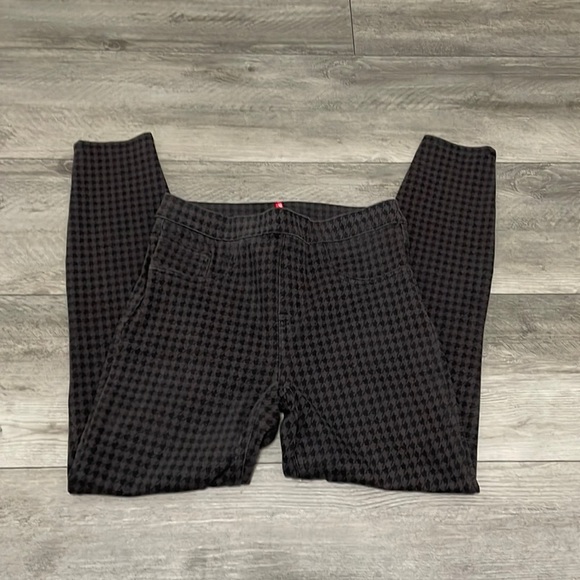 Spanx, Houndstooth Leggings, Size Medium, Black/Gray, Jean-ish® Ankle Leggings - Picture 3 of 7